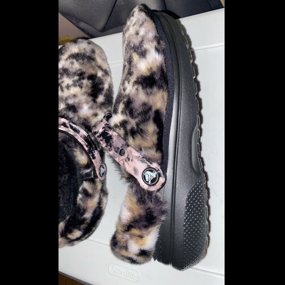 brand new leopard crocs - Picture 2 of 3